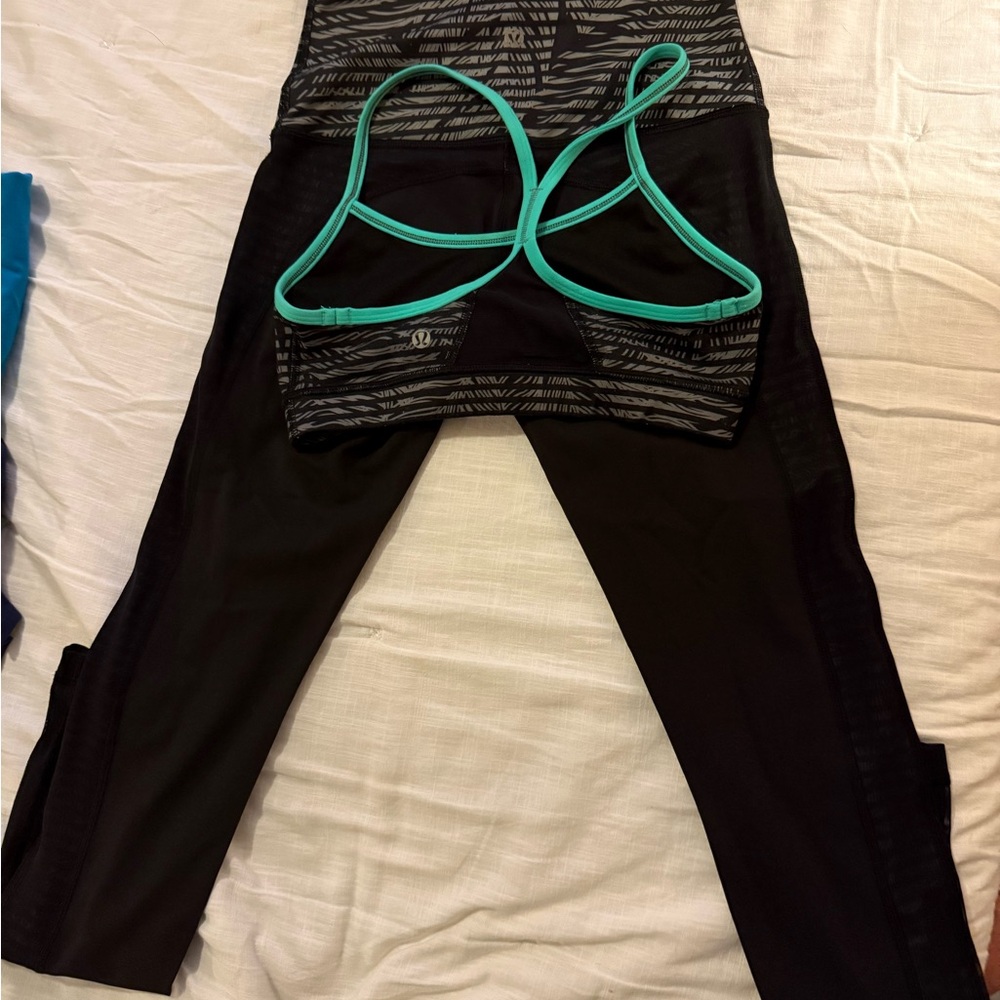 lululemon athletica Black and Teal Patterned Sports Bra with matching leggings - Picture 2 of 8